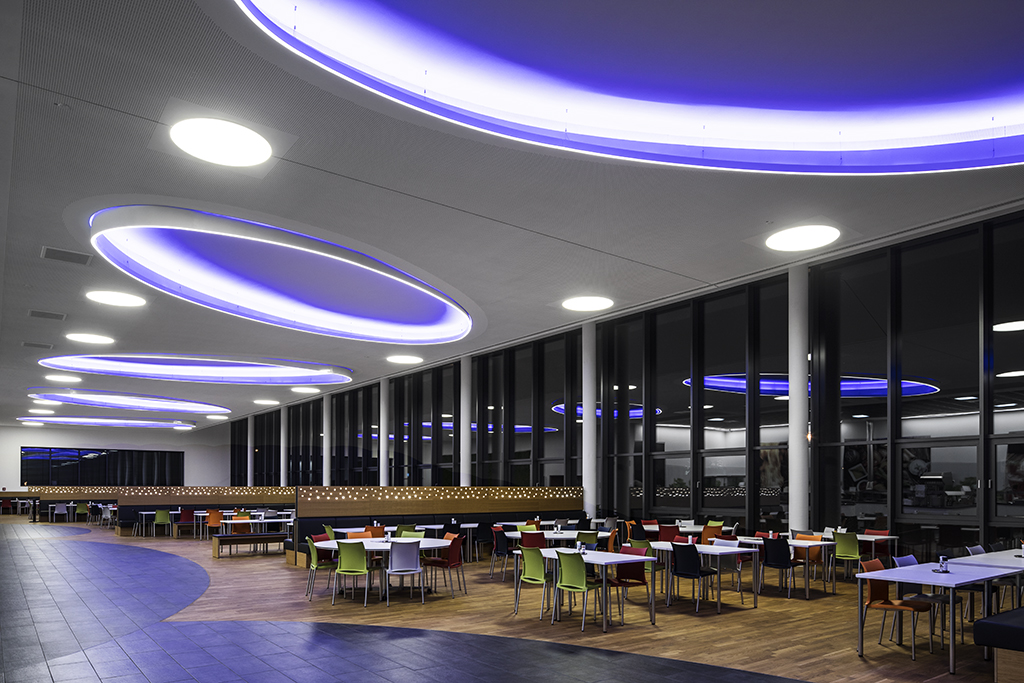 Lichtlösung von loblicht in einem Mitarbeiterrestaurant